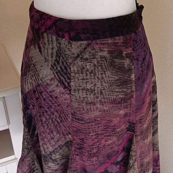 Apostrophe Swirly Skirt - Picture 2 of 8